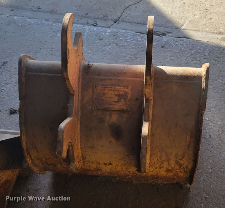 image for item KH9761 (6) backhoe buckets