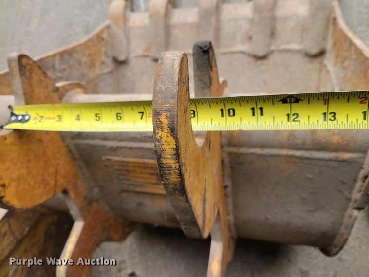 image for item KH9761 (6) backhoe buckets