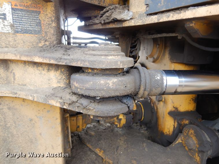 image for item MX9792 2004 Bell 4206D  4WD scraper tractor