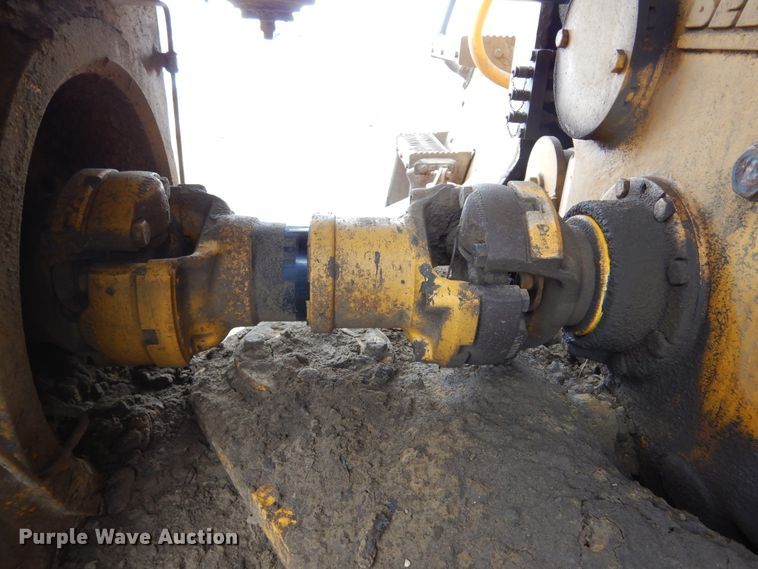 image for item MX9792 2004 Bell 4206D  4WD scraper tractor