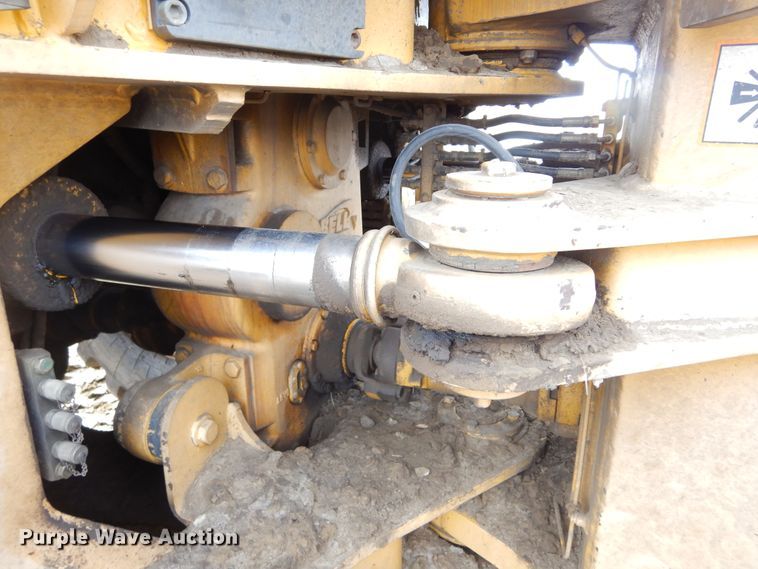 image for item MX9792 2004 Bell 4206D  4WD scraper tractor