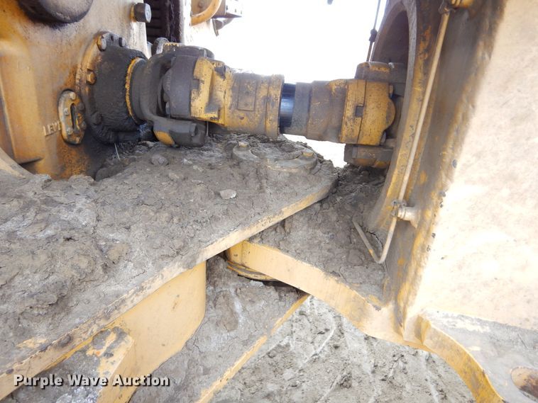 image for item MX9792 2004 Bell 4206D  4WD scraper tractor