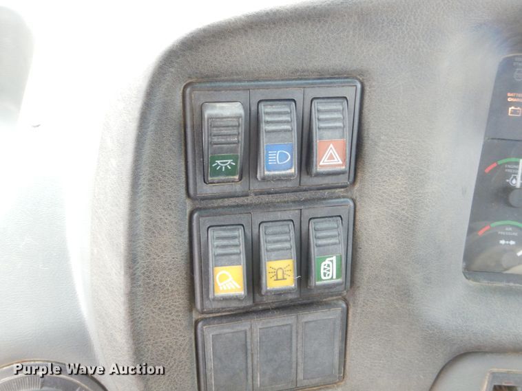 image for item MX9792 2004 Bell 4206D  4WD scraper tractor