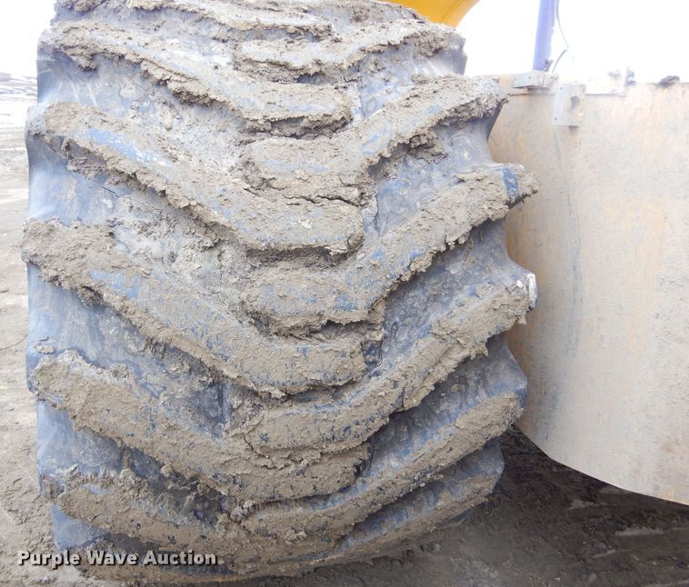 image for item MX9792 2004 Bell 4206D  4WD scraper tractor