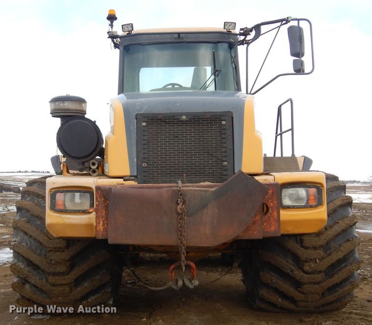 image for item MX9795 2004 Bell 4206D  4WD scraper tractor