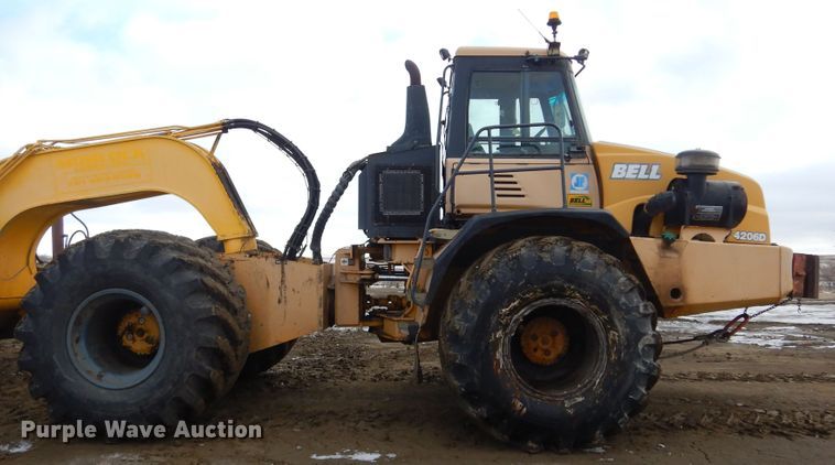 image for item MX9795 2004 Bell 4206D  4WD scraper tractor