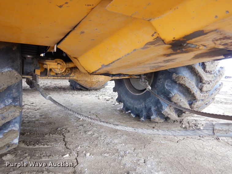 image for item MX9795 2004 Bell 4206D  4WD scraper tractor