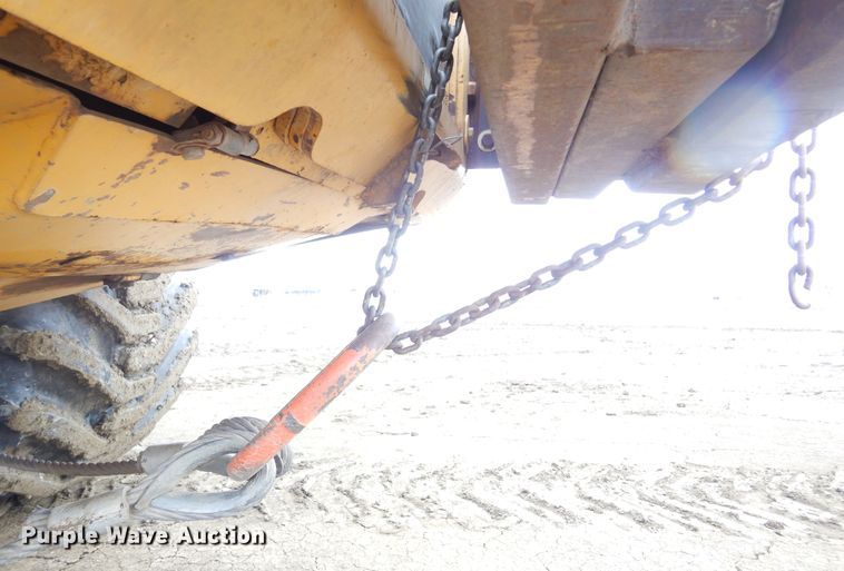 image for item MX9795 2004 Bell 4206D  4WD scraper tractor