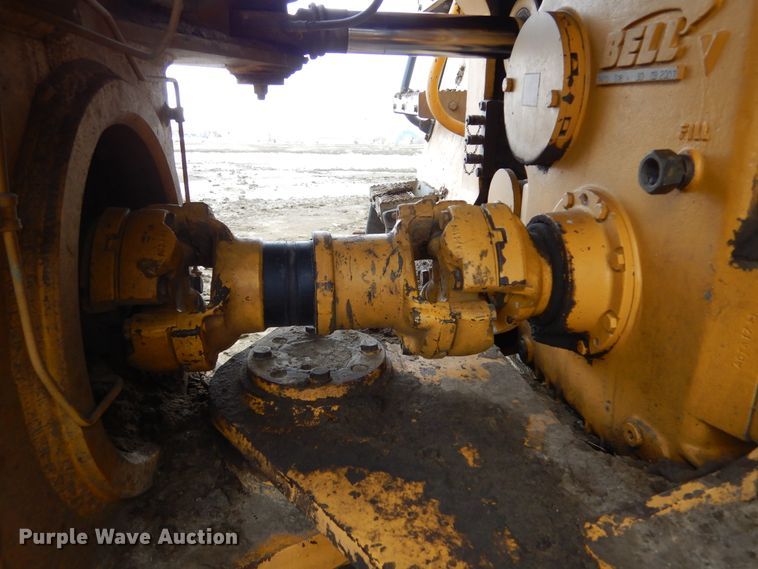 image for item MX9795 2004 Bell 4206D  4WD scraper tractor