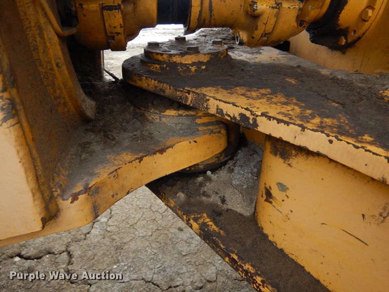 image for item MX9795 2004 Bell 4206D  4WD scraper tractor