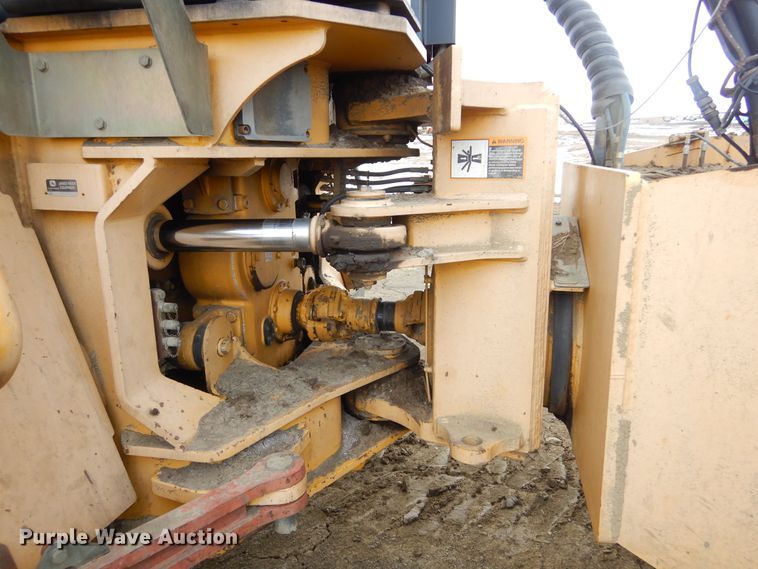 image for item MX9795 2004 Bell 4206D  4WD scraper tractor