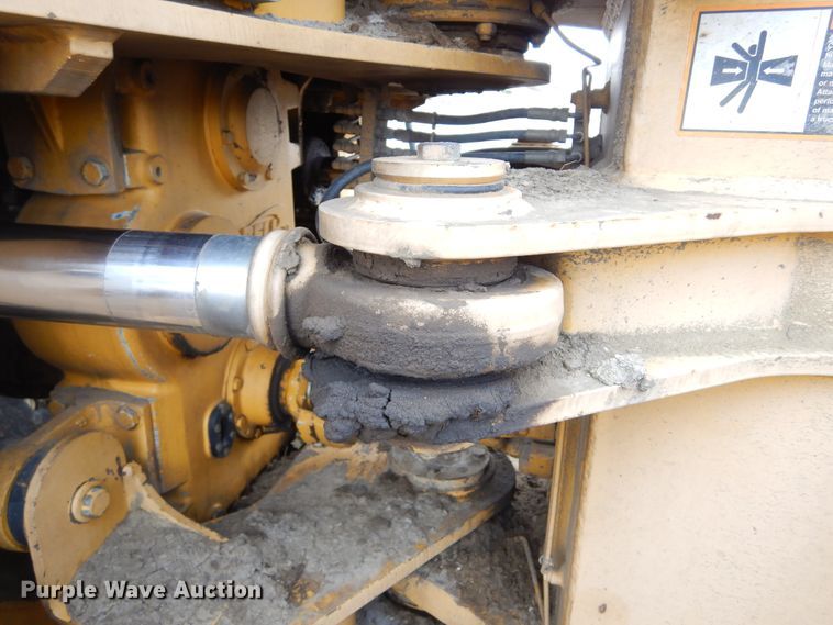 image for item MX9795 2004 Bell 4206D  4WD scraper tractor