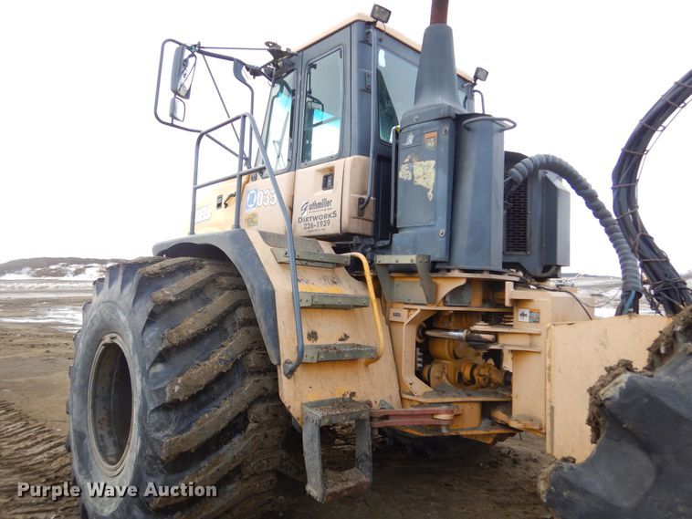 image for item MX9795 2004 Bell 4206D  4WD scraper tractor