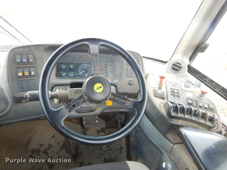 image for item MX9795 2004 Bell 4206D  4WD scraper tractor