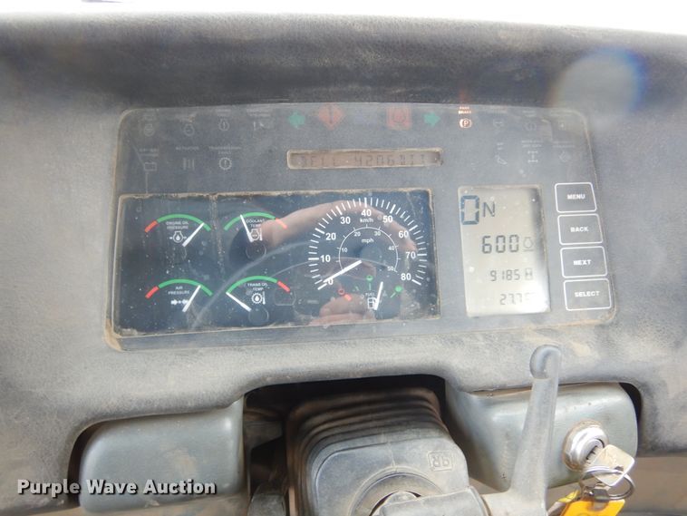 image for item MX9795 2004 Bell 4206D  4WD scraper tractor