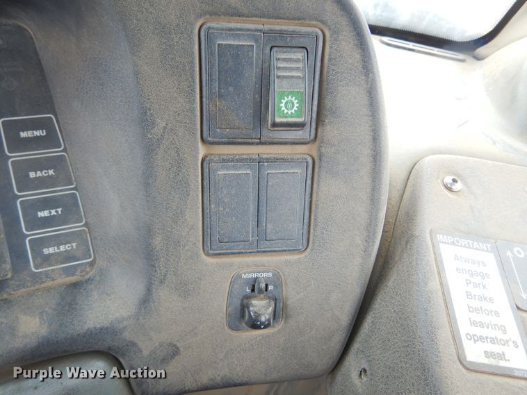 image for item MX9795 2004 Bell 4206D  4WD scraper tractor