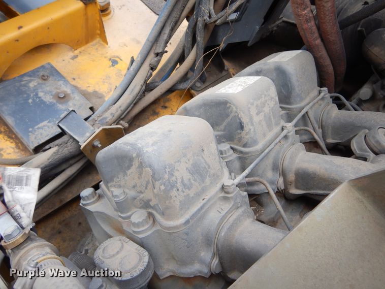 image for item MX9795 2004 Bell 4206D  4WD scraper tractor