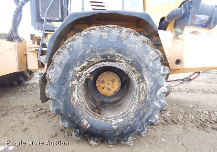 image for item MX9795 2004 Bell 4206D  4WD scraper tractor