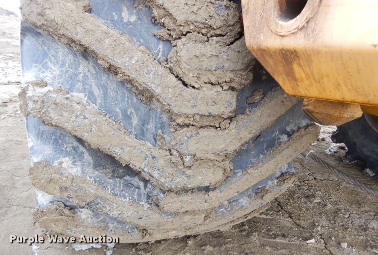 image for item MX9795 2004 Bell 4206D  4WD scraper tractor