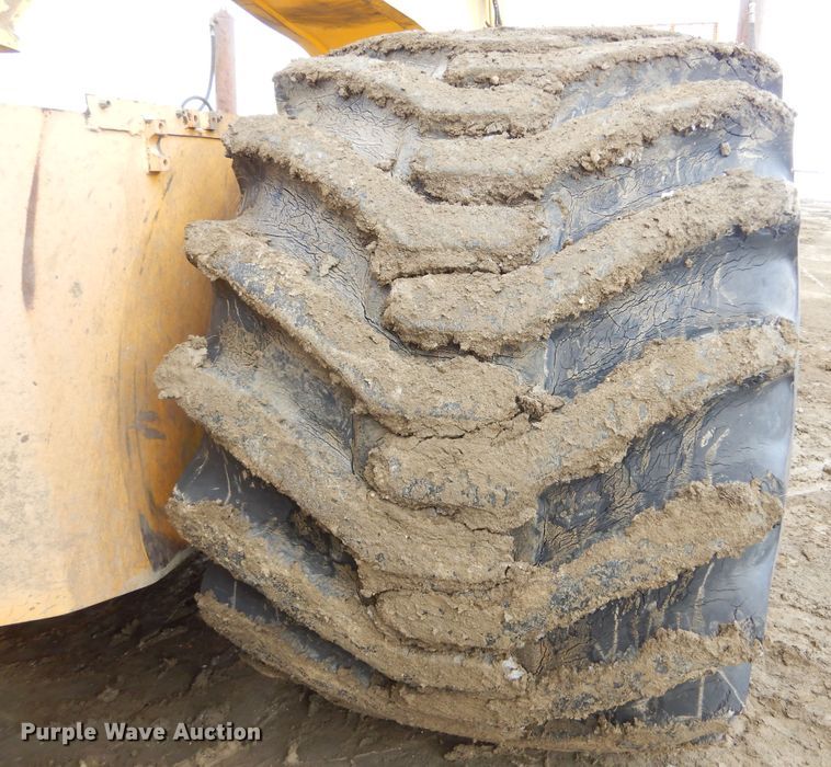 image for item MX9795 2004 Bell 4206D  4WD scraper tractor