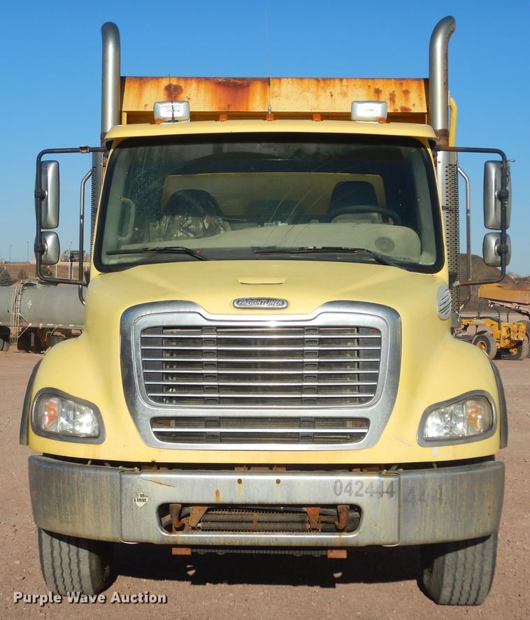 image for item MX9800 2007 Freightliner Business Class M2  dump truck