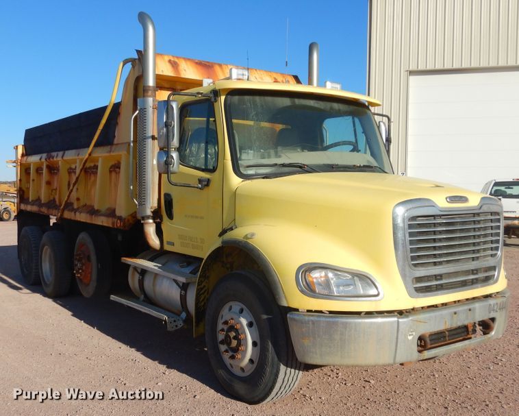 image for item MX9800 2007 Freightliner Business Class M2  dump truck