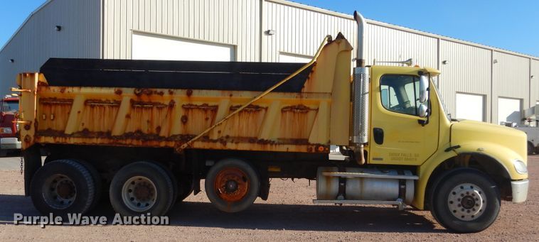 image for item MX9800 2007 Freightliner Business Class M2  dump truck