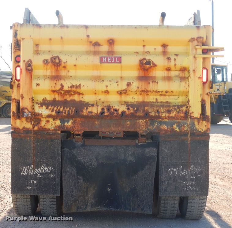 image for item MX9800 2007 Freightliner Business Class M2  dump truck