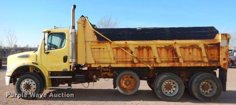 image for item MX9800 2007 Freightliner Business Class M2  dump truck
