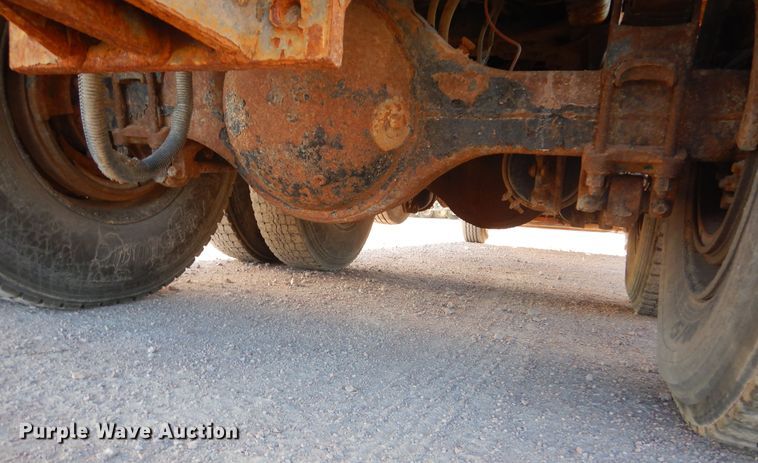 image for item MX9800 2007 Freightliner Business Class M2  dump truck