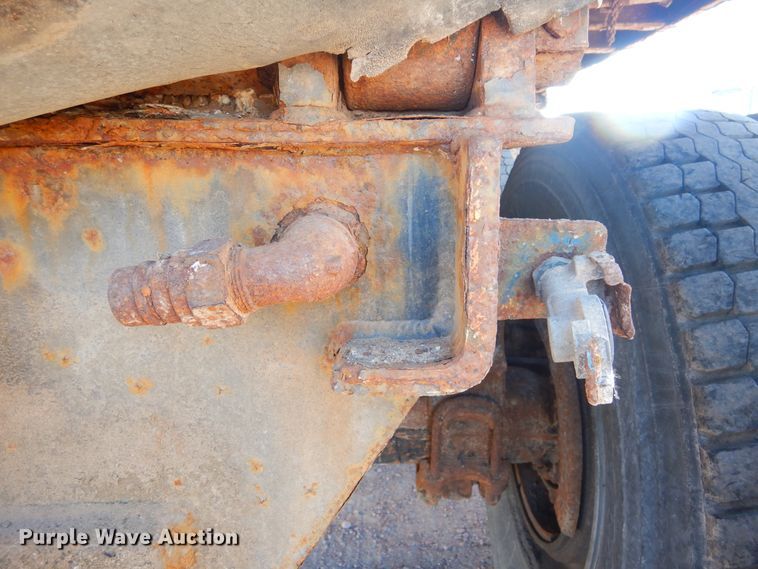 image for item MX9800 2007 Freightliner Business Class M2  dump truck