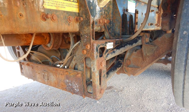 image for item MX9800 2007 Freightliner Business Class M2  dump truck