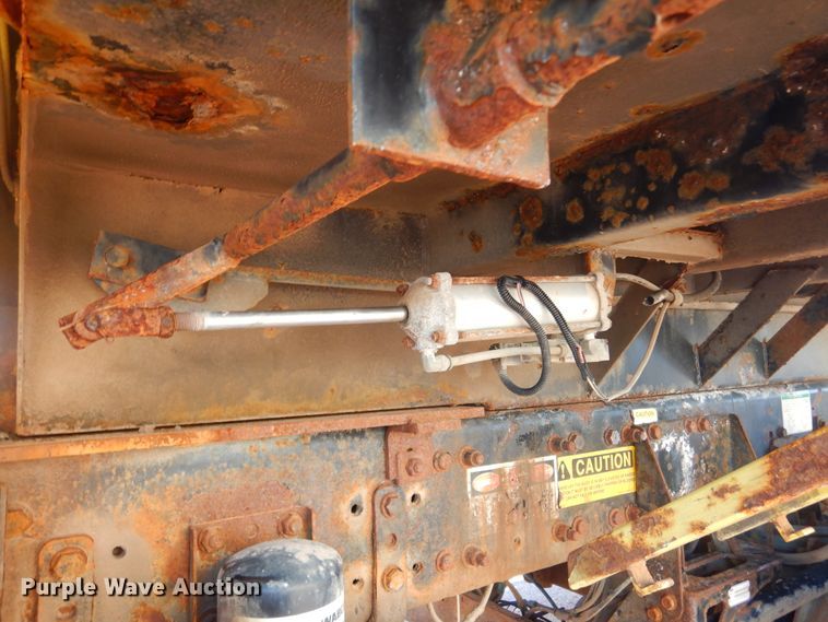 image for item MX9800 2007 Freightliner Business Class M2  dump truck