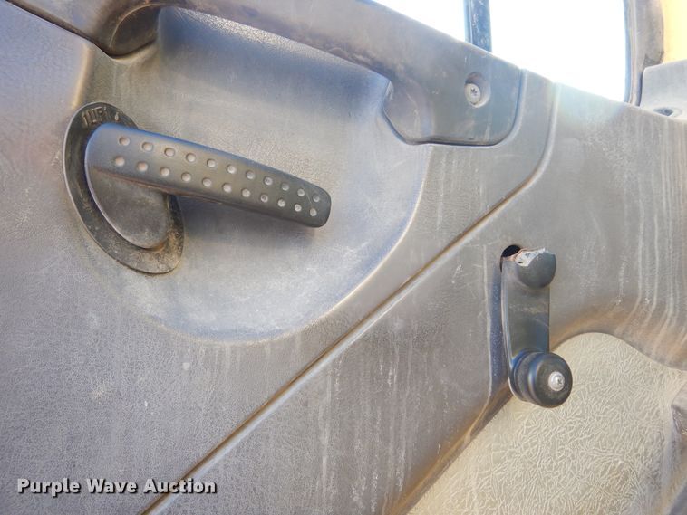 image for item MX9800 2007 Freightliner Business Class M2  dump truck