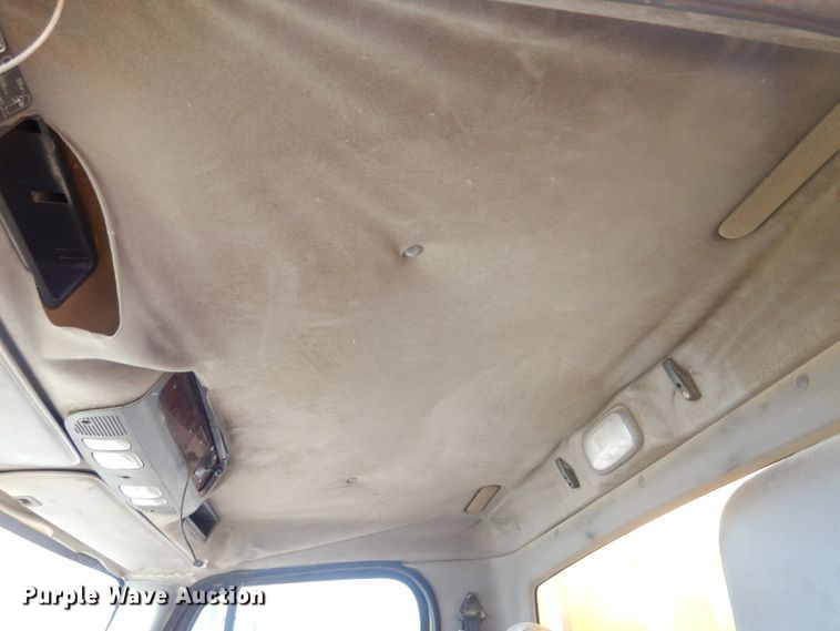 image for item MX9800 2007 Freightliner Business Class M2  dump truck