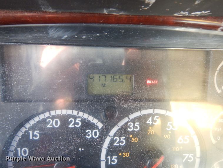 image for item MX9800 2007 Freightliner Business Class M2  dump truck