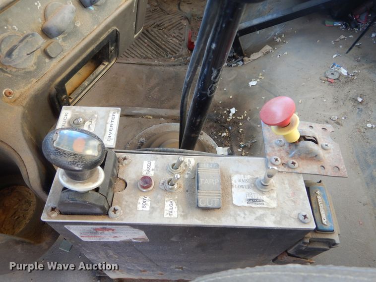 image for item MX9800 2007 Freightliner Business Class M2  dump truck