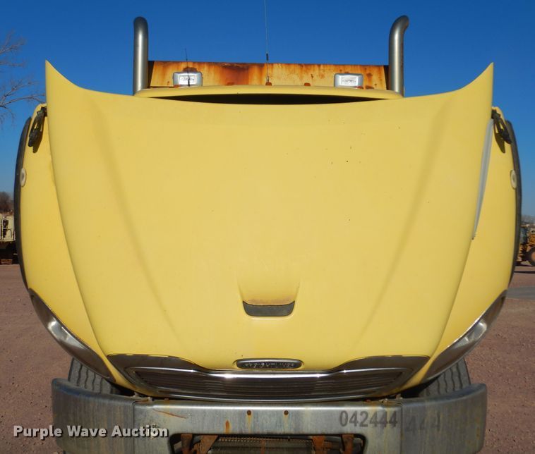 image for item MX9800 2007 Freightliner Business Class M2  dump truck