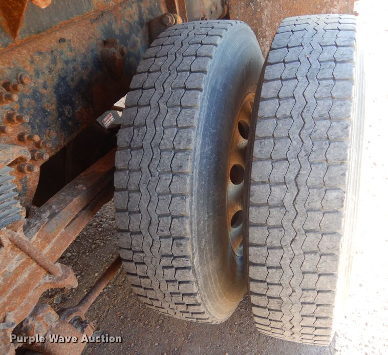 image for item MX9800 2007 Freightliner Business Class M2  dump truck