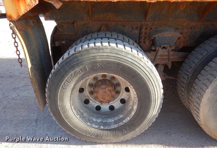 image for item MX9800 2007 Freightliner Business Class M2  dump truck