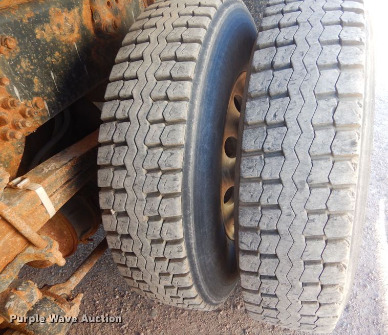 image for item MX9800 2007 Freightliner Business Class M2  dump truck