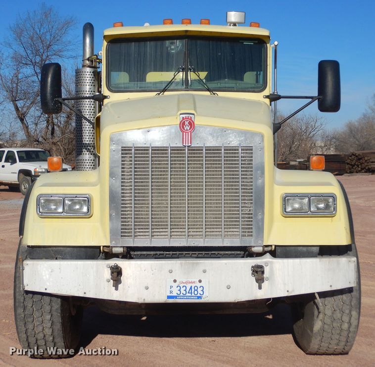 image for item MX9801 2004 Kenworth W900  ready mix truck