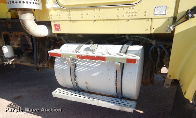 image for item MX9801 2004 Kenworth W900  ready mix truck