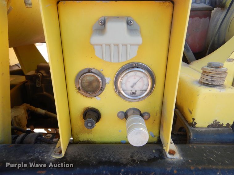 image for item MX9801 2004 Kenworth W900  ready mix truck