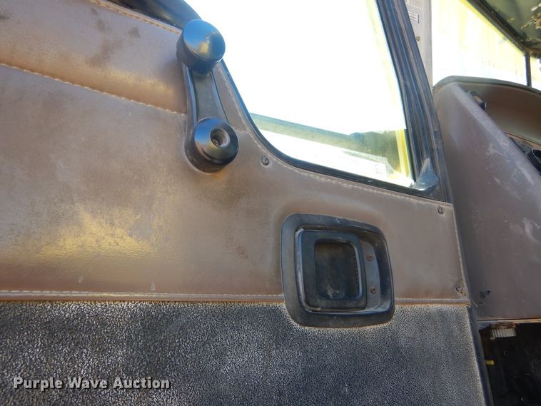 image for item MX9801 2004 Kenworth W900  ready mix truck