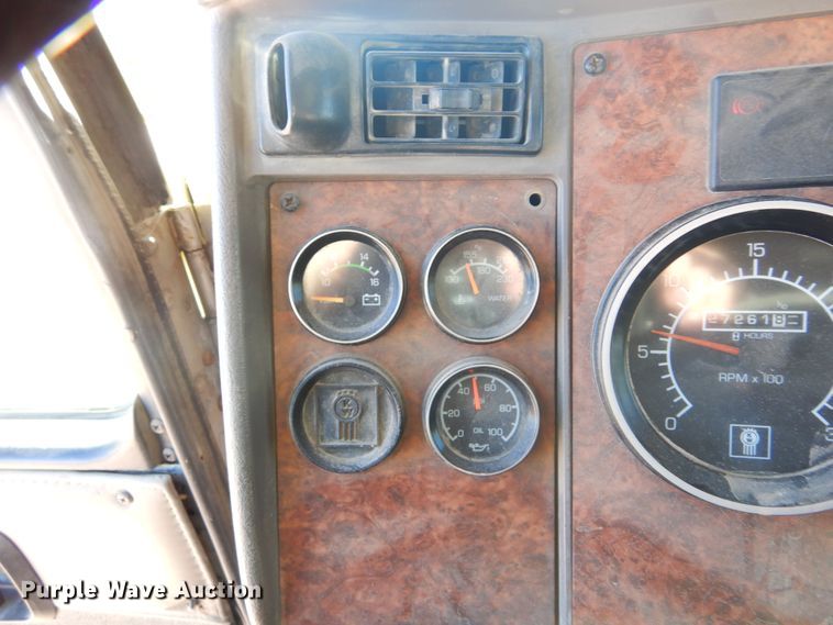 image for item MX9801 2004 Kenworth W900  ready mix truck