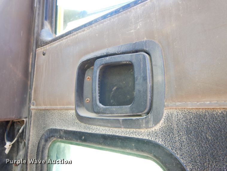 image for item MX9801 2004 Kenworth W900  ready mix truck