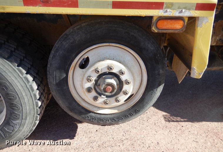 image for item MX9801 2004 Kenworth W900  ready mix truck