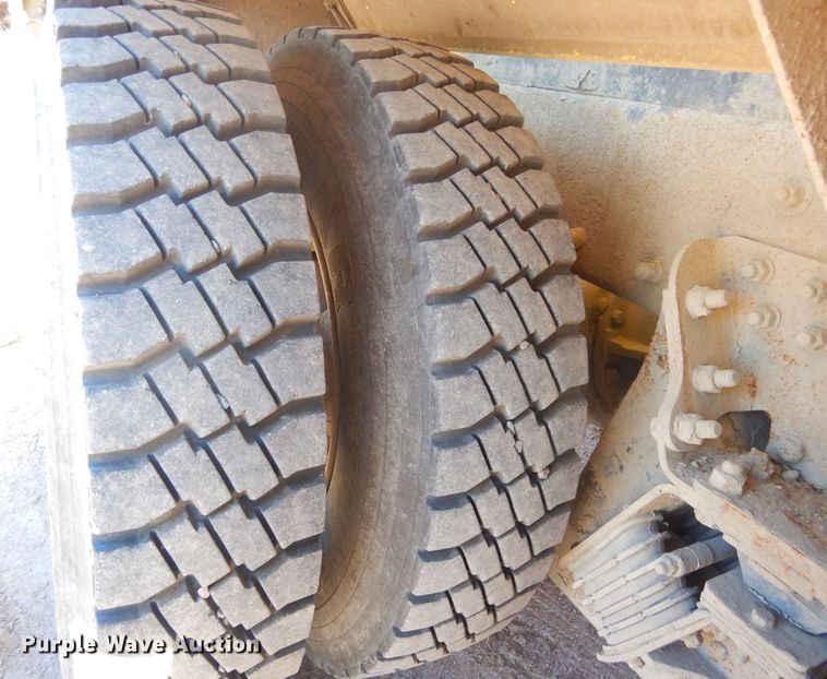 image for item MX9801 2004 Kenworth W900  ready mix truck