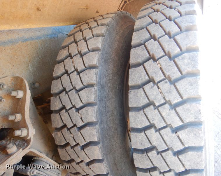 image for item MX9801 2004 Kenworth W900  ready mix truck